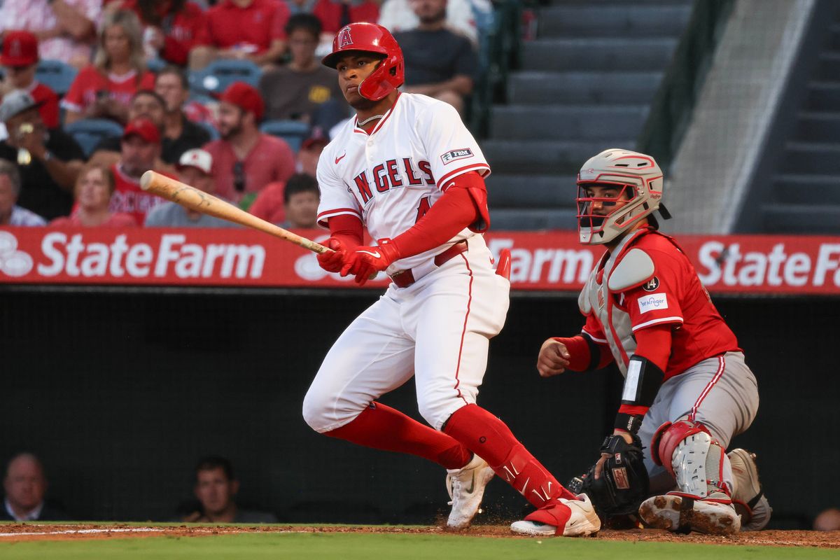 Los Angeles Angels infielder Christian Moore (4) at bat during the MLB game against the Cincinnati Reds Monday August 18th, 2025 at Angel's Stadium in Anaheim, Calif.