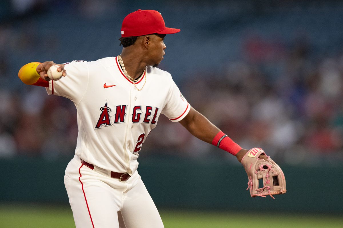 Los Angeles Angels second baseman Oswald Peraza (2) throws a pass during an MLB match between Seattle Mariners and Los Angeles Angels on Monday, September 14, 2026 at Angel Stadium in Anaheim, California. Los Angeles Angels second baseman Oswald Peraza (2) throws a pass during an MLB match between Seattle Mariners and Los Angeles Angels on Monday, September 14, 2026 at Angel Stadium in Anaheim, California.