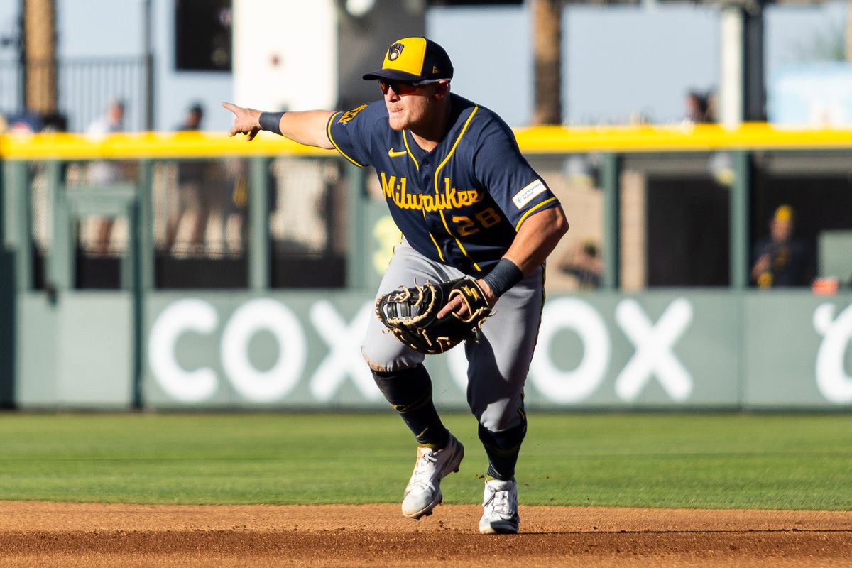 Milwaukee Brewers first-baseman Andrew Vaughn (28) points to help teammates find the ball during a MLB game between the The Athletics and the Milwaukee Brewers, Wednesday June 10, 2026 in Las Vegas, Nev. Milwaukee Brewers first-baseman Andrew Vaughn (28) points to help teammates find the ball during a MLB game between the The Athletics and the Milwaukee Brewers, Wednesday June 10, 2026 in Las Vegas, Nev.