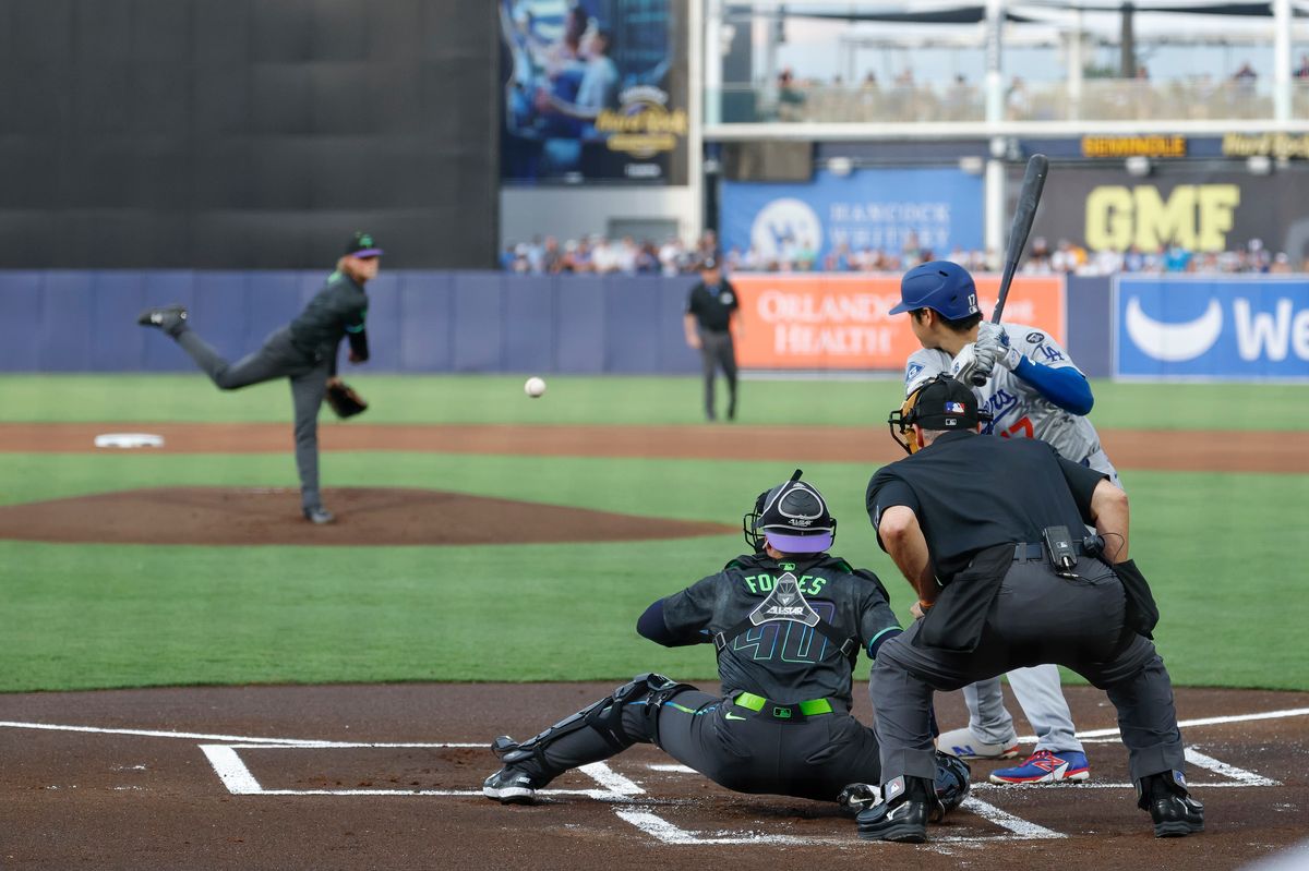Shohei Ohtani #17 of the Los Angeles Dodgers waits for a pitch against the Tampa Bay Rays at George M. Steinbrenner Field on August 01, 2025 in Tampa, Florida.