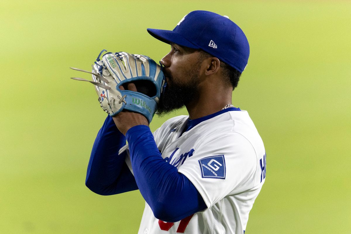 Los Angeles Dodgers left fielder Teoscar Hernandez (37) in the outfield during a MLB baseball game against the San Diego Padres, Tuesday September 22, 2026 in Los Angeles, California. Los Angeles Dodgers left fielder Teoscar Hernandez (37) in the outfield during a MLB baseball game against the San Diego Padres, Tuesday September 22, 2026 in Los Angeles, California.