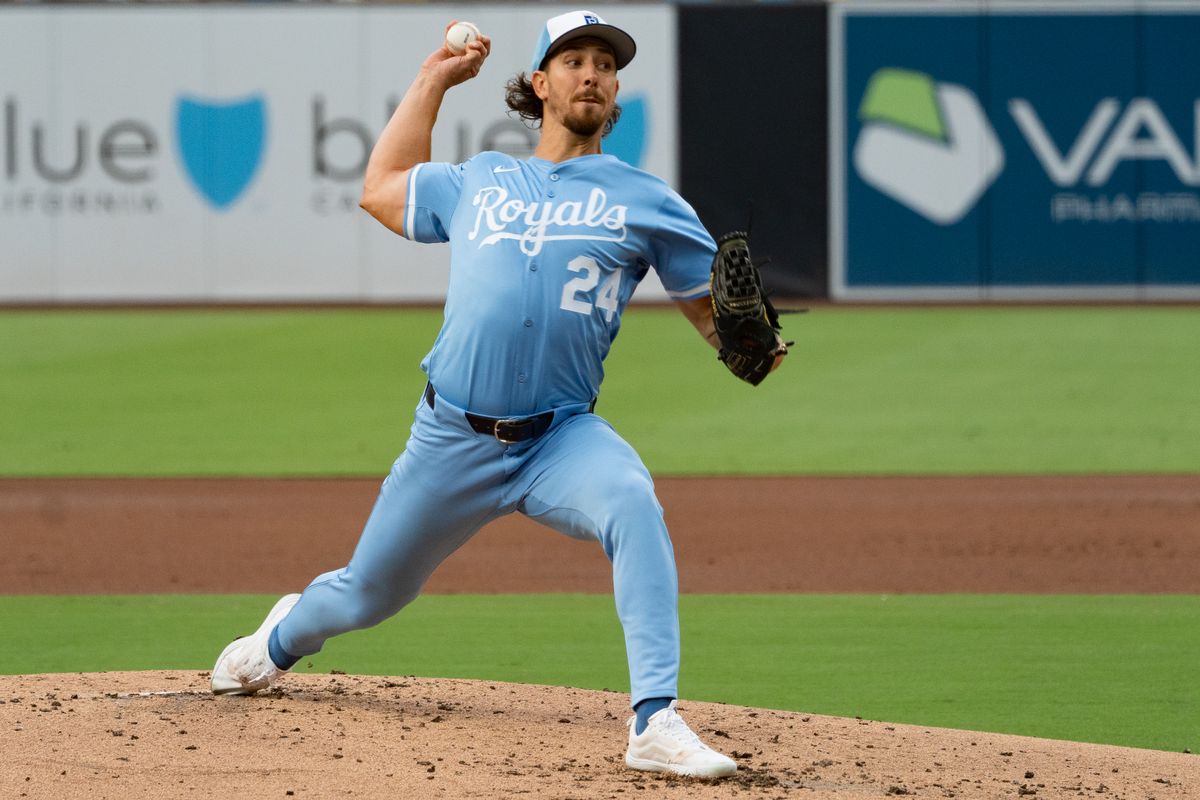 Kansas City Royals pitcher Michael Lorenzen (21) throws a pitch during an MLB game against the San Diego Padres on June 20, 2025 at Petco Park in San Diego, CA.