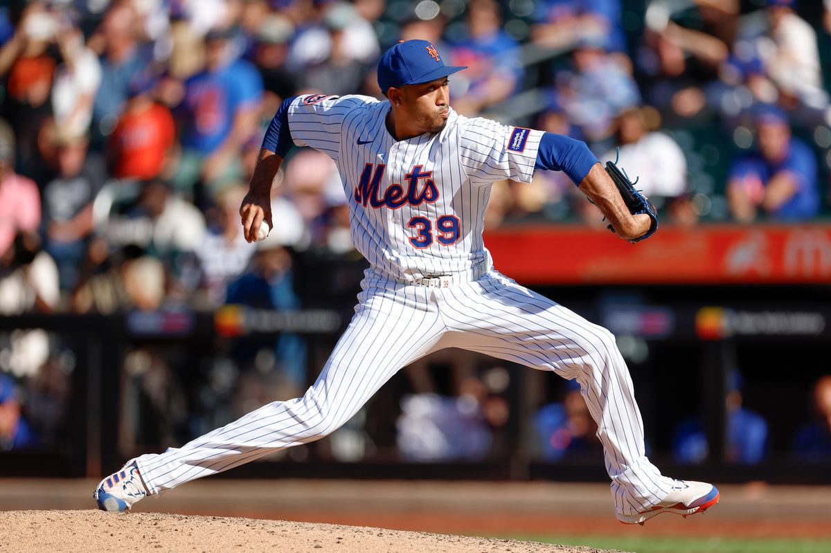 Edwin Diaz #39 pitches against the Padres at Citi Field on September 18, 2025 in New York.