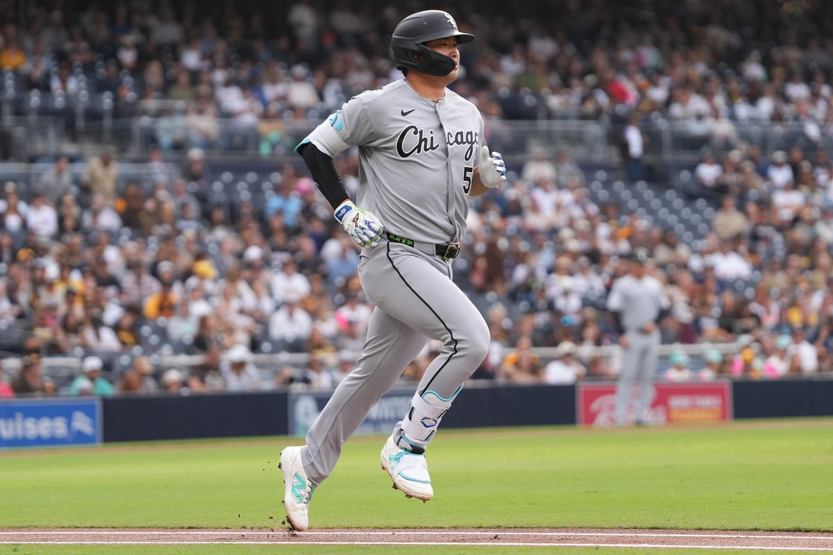 White Sox first baseman Munetaka Murakami (5) runs to first base during an MLB baseball game against the Padres, Saturday May 02, 2026 in San Diego, California.