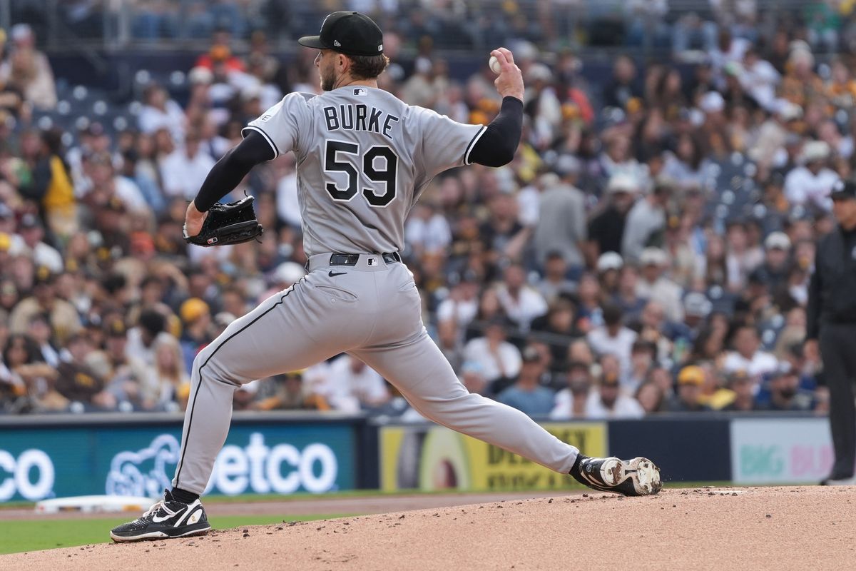White Sox starting pitcher Sean Burke (59) pitches the ball during an MLB baseball game against the Padres, Saturday May 02, 2026 in San Diego, California.