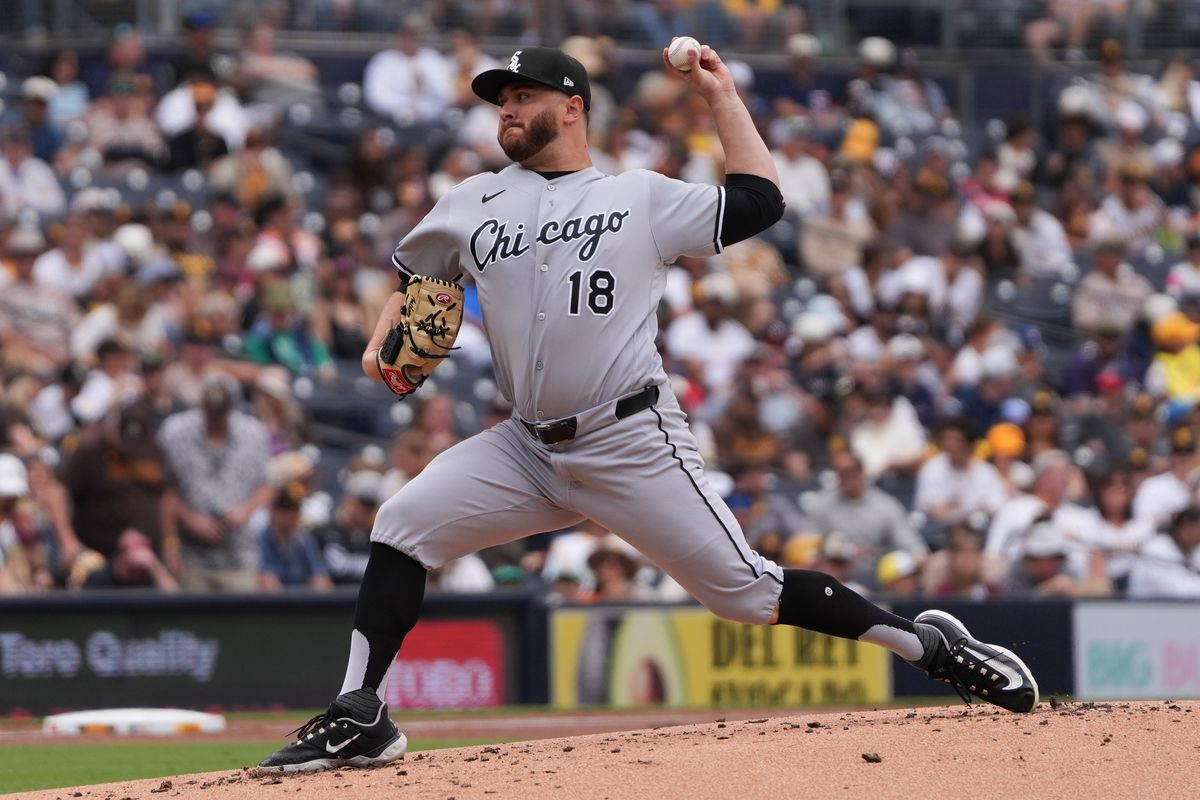 White Sox starting pitcher Anthony Kay (18) pitches the ball during an MLB baseball game against the Padres, Sunday May 03, 2026 in San Diego, California.