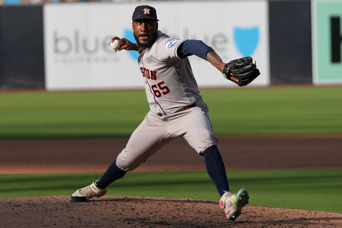 Astros relief pitcher Enyel De Los Santos (65) pitches the ball during an MLB baseball game against the Padres, Saturday August 08, 2026 in San Diego, California. Astros relief pitcher Enyel De Los Santos (65) pitches the ball during an MLB baseball game against the Padres, Saturday August 08, 2026 in San Diego, California.