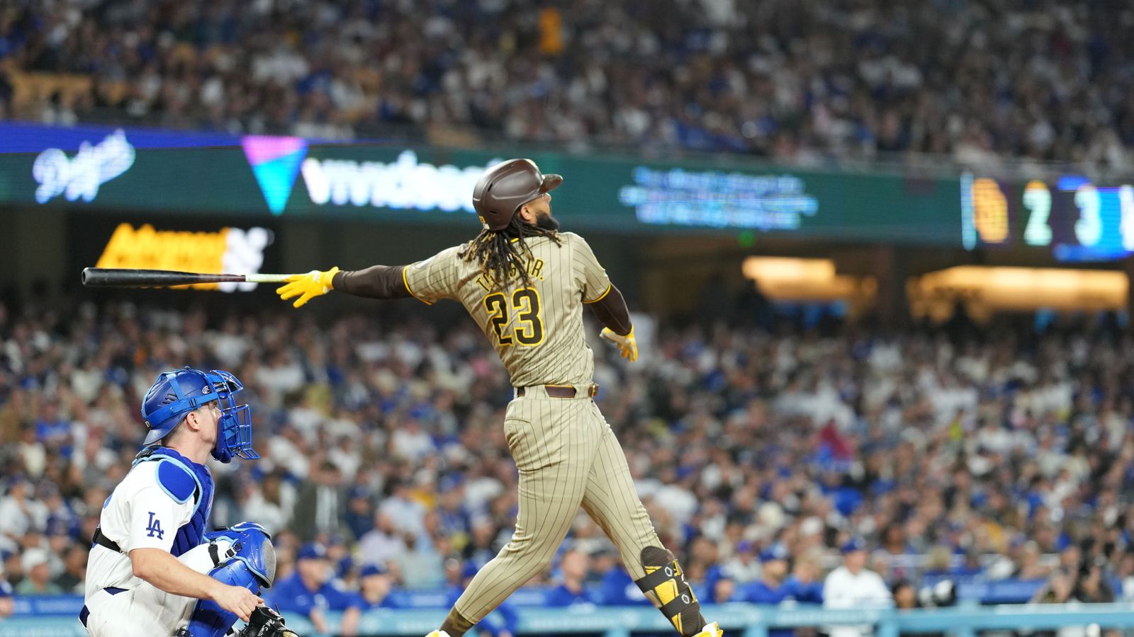 The Sports Report: The Dodgers' Nl West Lead Is In Critical Condition! - 499v4cp