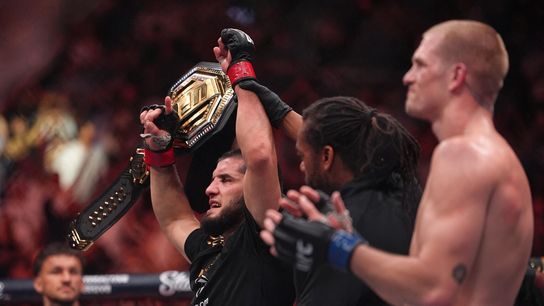 Makhachev, Dern make history in UFC 330 title victories taken Xfinity Mobile Arena (UFC). Photo by @Imagn Images