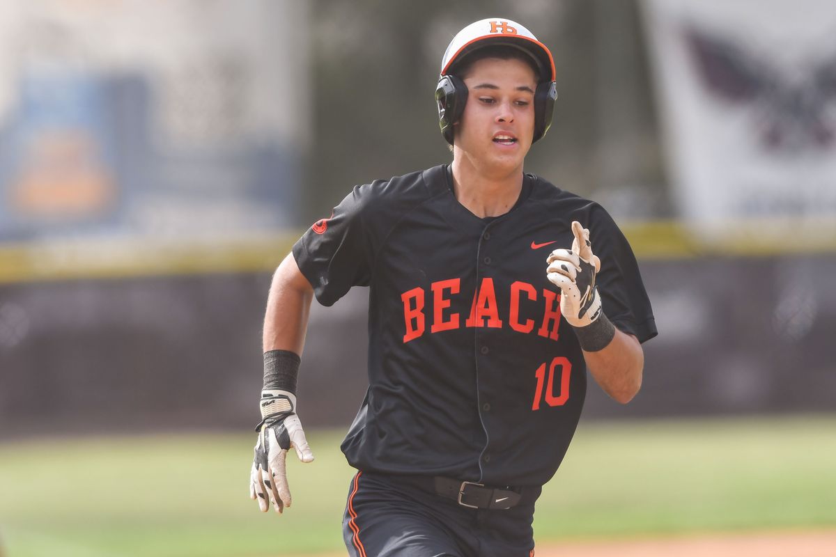 Huntington Beach Parker Leoff (10) runs the bases during an High School Baseball game against Temecula Valley     Tuesday May 12, 2026 in Temecula, California.