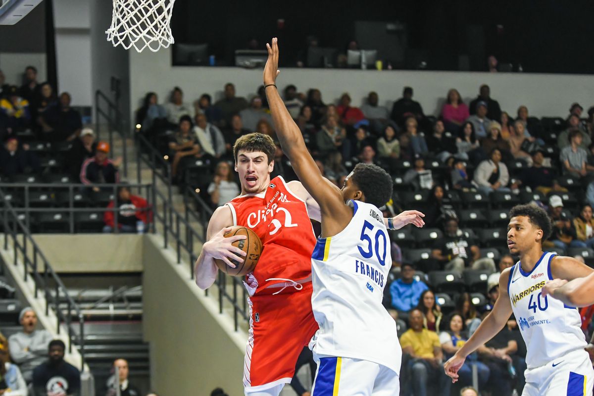 San Diego Clippers  Zach Freemantle (32) grabs a rebound during an G-League basketball  game against   Santa Cruz Saturday December 13, 2025 in, California.