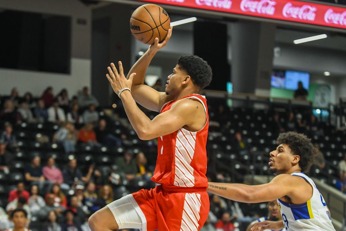 San Diego Clippers  John Poulakidas (7) takes a shot during an G-League basketball  game against Santa Cruz Saturday December 13, 2025 in, California.