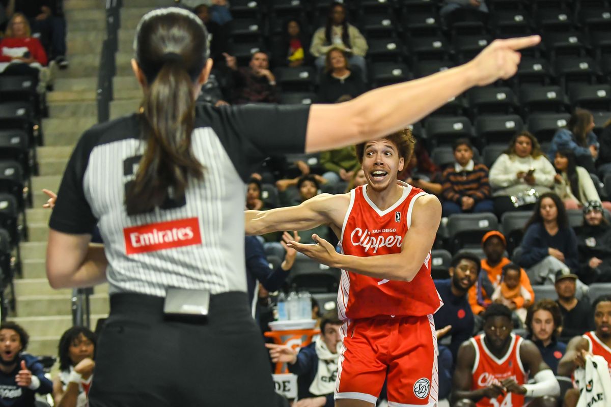 San Diego Clippers  Jason Preston (9) reacts to the referee’s out of bounds call during an G-League basketball  game against Santa Cruz Saturday December 13, 2025 in  , California.