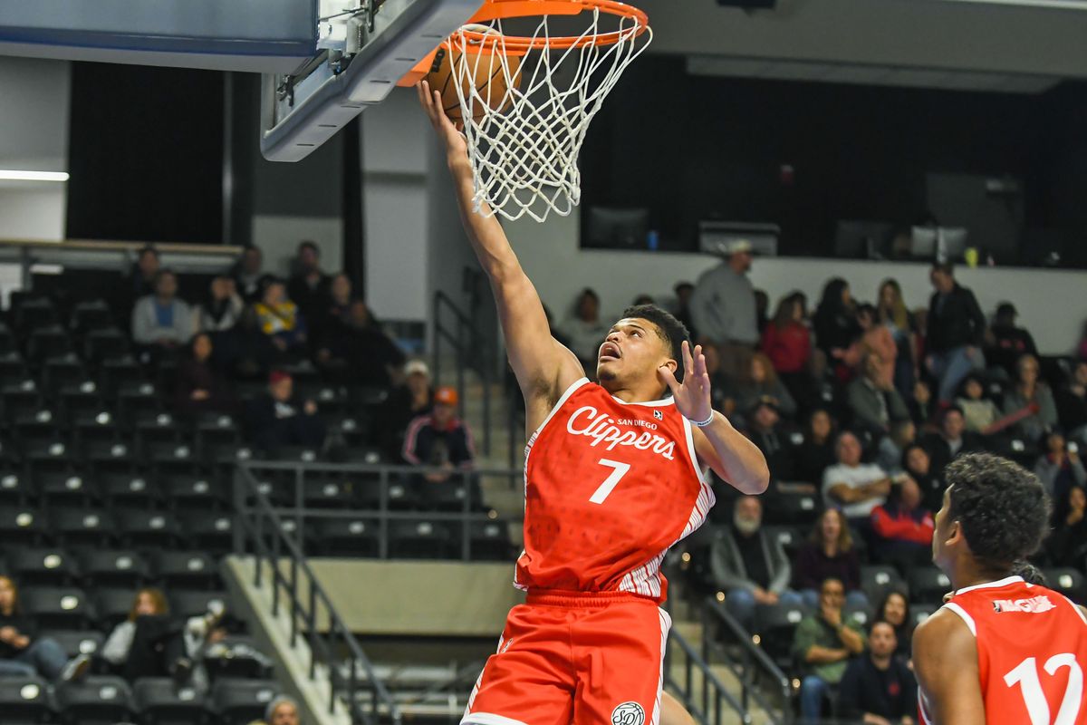 San Diego Clippers  John Poulakidas (7) makes a layup during an G-League basketball  game against   Santa Cruz Saturday December 13, 2025 in, California.   