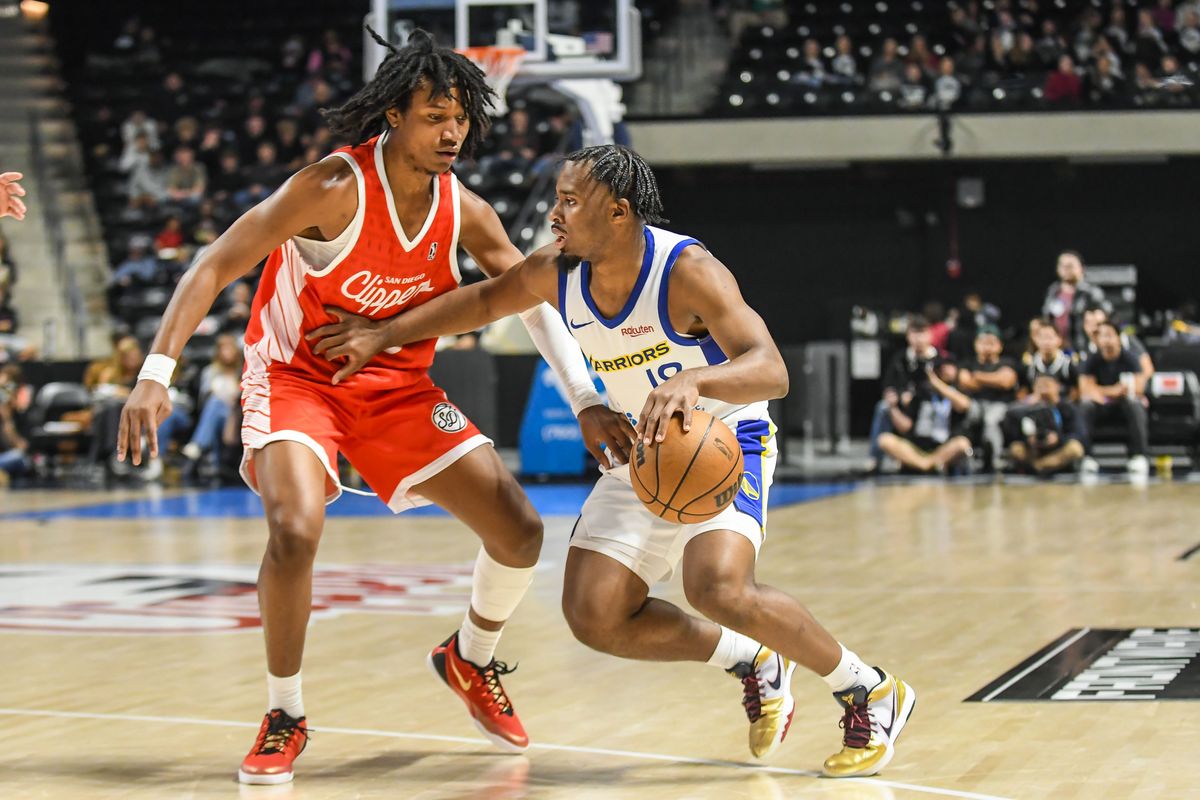 Santa Cruz guard L.J. Cryer (18) handles the ball during an G-League basketball  game against the  San Diego Clippers  Saturday December 13, 2025 in, California.