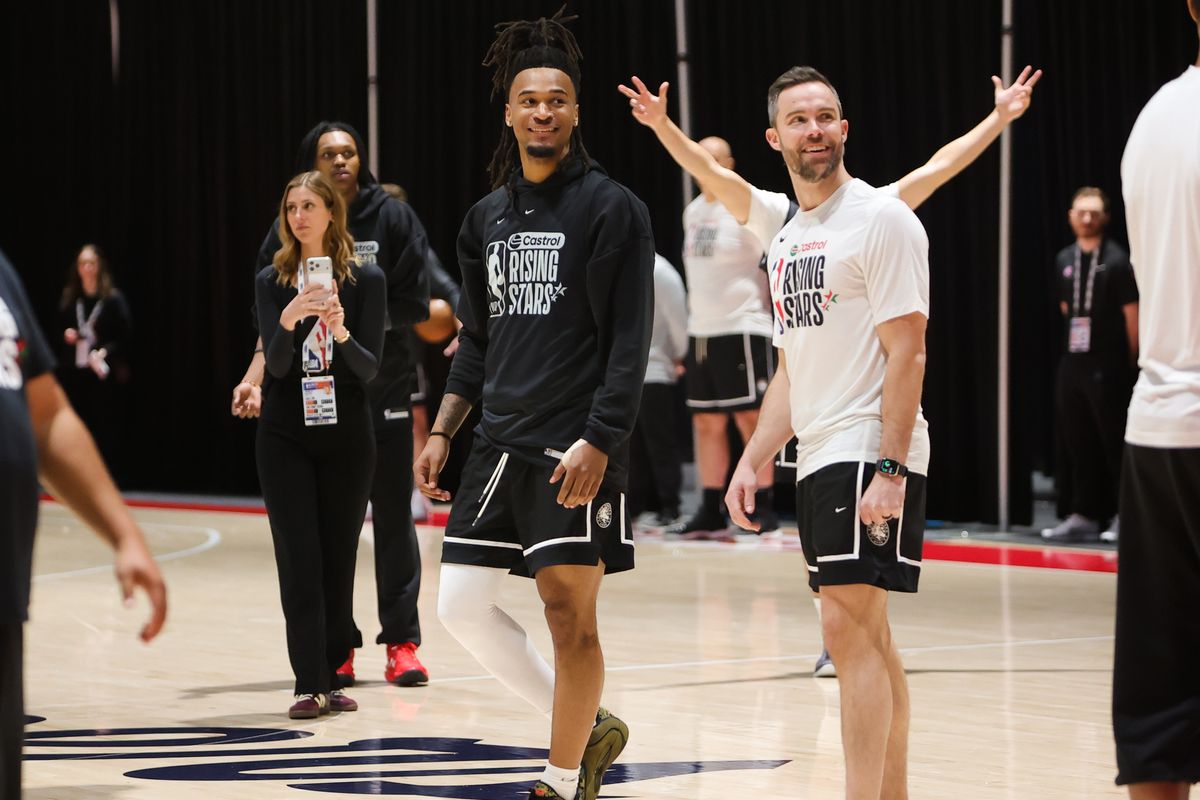 San Antonio Spurs guard Stephon Castle (5) participates in drills during NBA Rising Stars practice on February 13, 2026 in Inglewood, CA.
