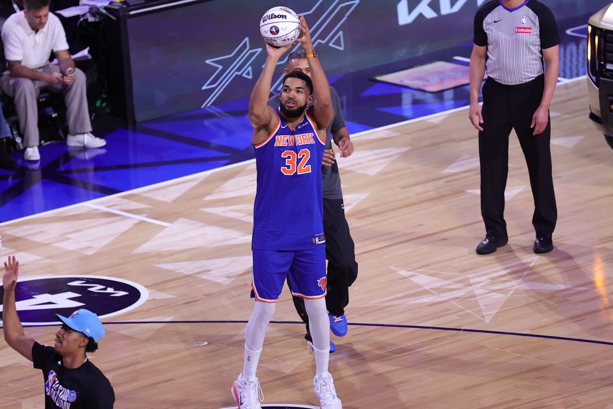 New York Knicks center Karl Anthony-Towns (32) participates in the Shooting Stars contest at NBA All Star Saturday on February 14, 2026 in Inglewood, CA.