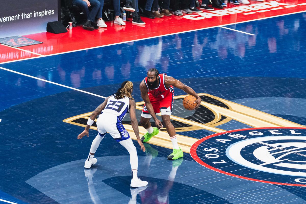 LA Clippers guard James Harden (1) setting up the offense during an NBA basketball game against the Sacramento Kings, Friday November 22th, 2024 in Inglewood, California. LA Clippers guard James Harden (1) setting up the offense during an NBA basketball game against the Sacramento Kings, Friday November 22th, 2024 in Inglewood, California.