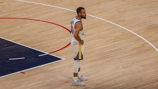 Golden State Warriors Guard Stephen Curry (30) an NBA basketball game against the Los Angeles Clippers, Monday November 18th, 2024 in Inglewood, California. 