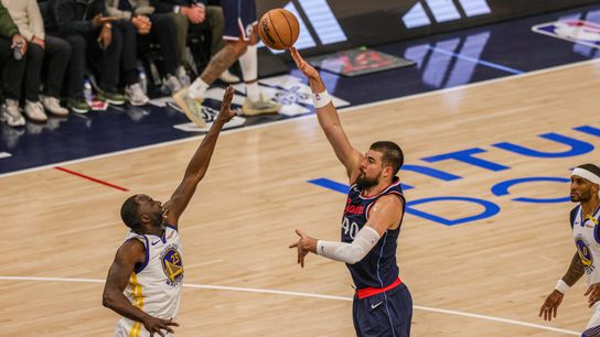 Los Angeles Clippers Center Ivica Zubac (40) an NBA basketball game against the Golden State Warriors, Monday November 18th, 2024 in Inglewood, California. 