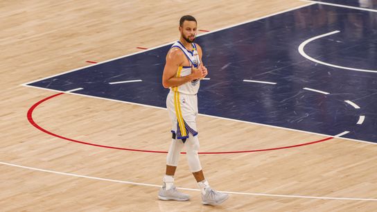 Golden State Warriors Guard Stephen Curry (30) an NBA basketball game against the Los Angeles Clippers, Monday November 18th, 2024 in Inglewood, California. 