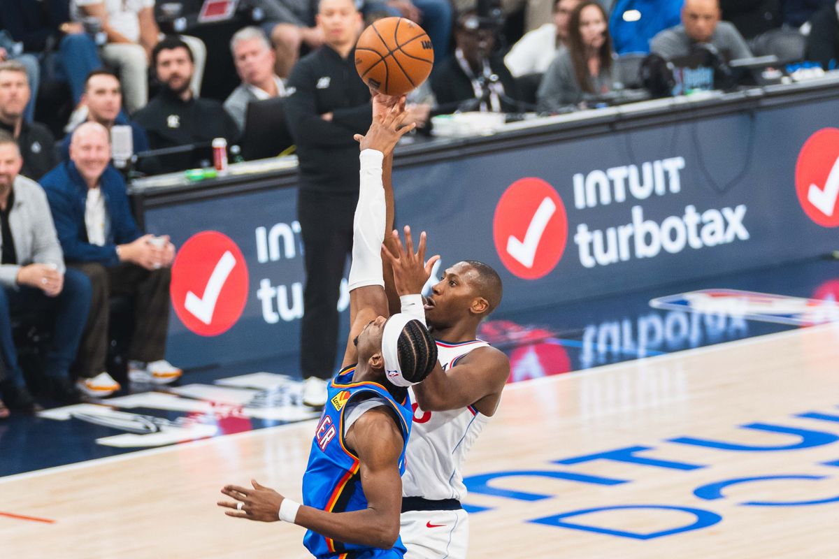 Los Angeles Clippers guard Kris Dunn (8) taking a contested lay-up during an NBA basketball game against the Oklahoma City Thunder, Sunday March 23rd, 2025 in Inglewood, California. Los Angeles Clippers guard Kris Dunn (8) taking a contested lay-up during an NBA basketball game against the Oklahoma City Thunder, Sunday March 23rd, 2025 in Inglewood, California.