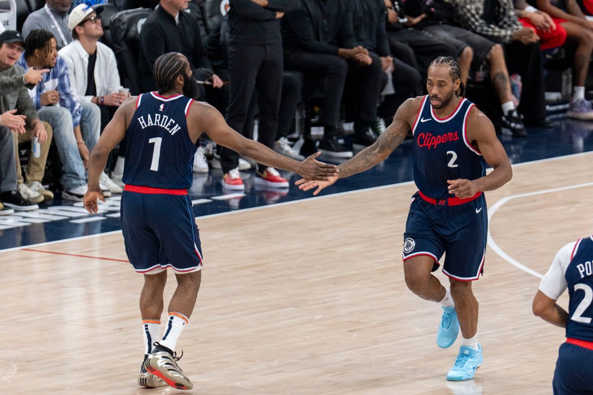 Los Angeles Clippers forward Kawhi Leonard (2) high-fives teammate during an NBA basketball game against the New Orleans Pelicans, Wednesday April 2nd, 2025 in Inglewood, California. Los Angeles Clippers forward Kawhi Leonard (2) high-fives teammate during an NBA basketball game against the New Orleans Pelicans, Wednesday April 2nd, 2025 in Inglewood, California.