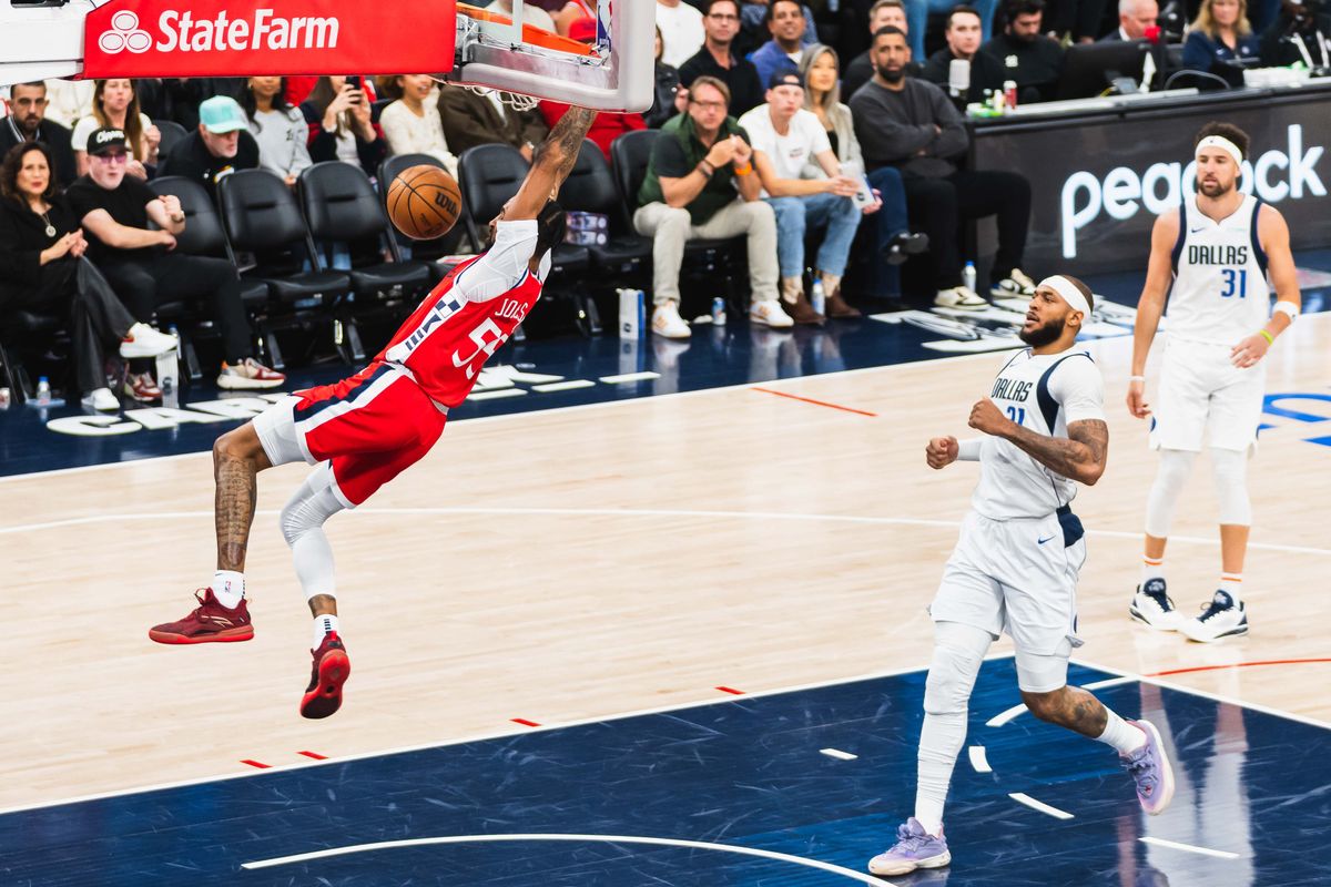 Los Angeles Clippers forward Derrick Jones Jr. (55) dunks the ball during an NBA basketball game against the Dallas Mavericks, Friday April 4th, 2025 in Inglewood, California. 