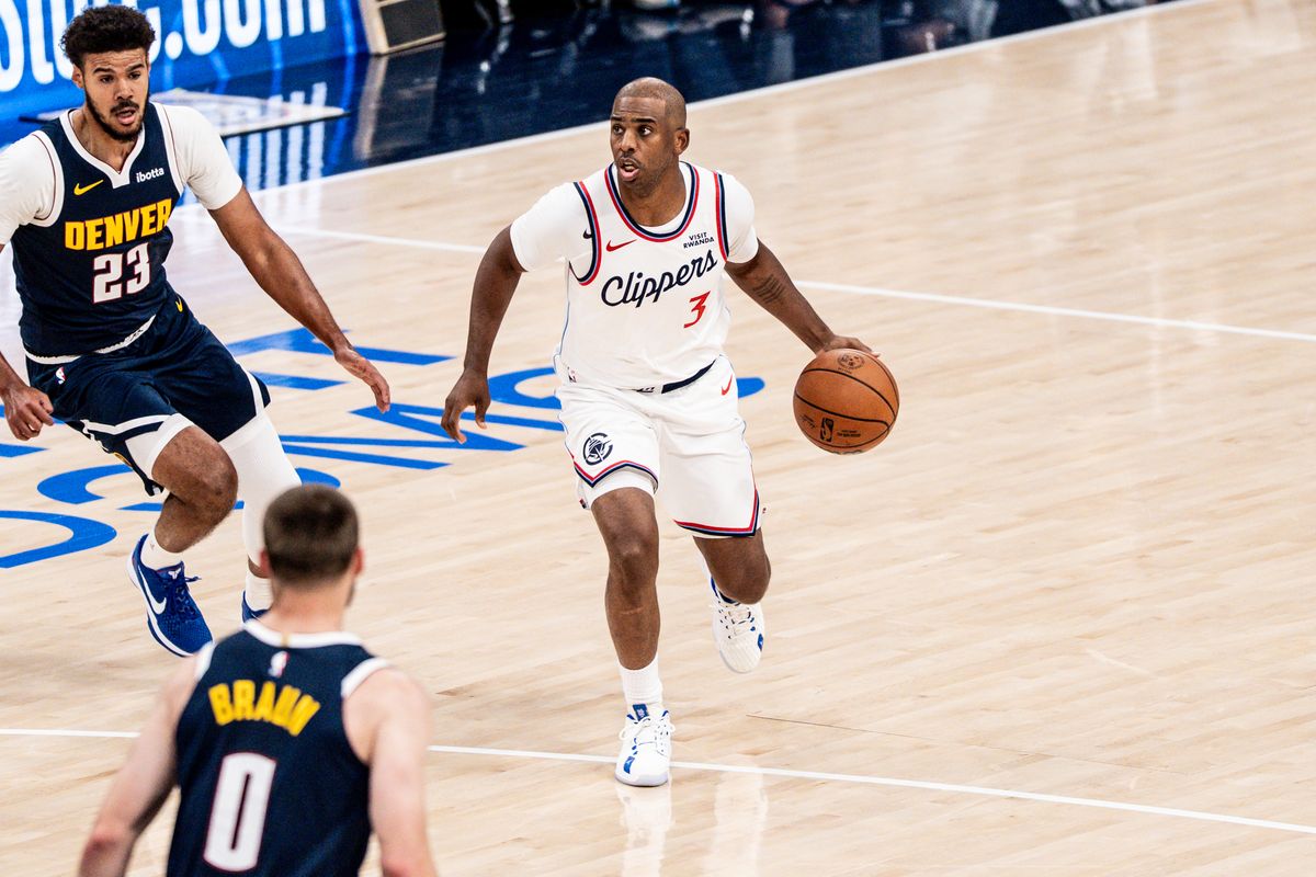 Los Angeles Clippers PG Chris Paul (3) sets up the offense during an NBA pre-season basketball game against the Denver Nuggets, Sunday October 12th, 2025 in Inglewood, California. 