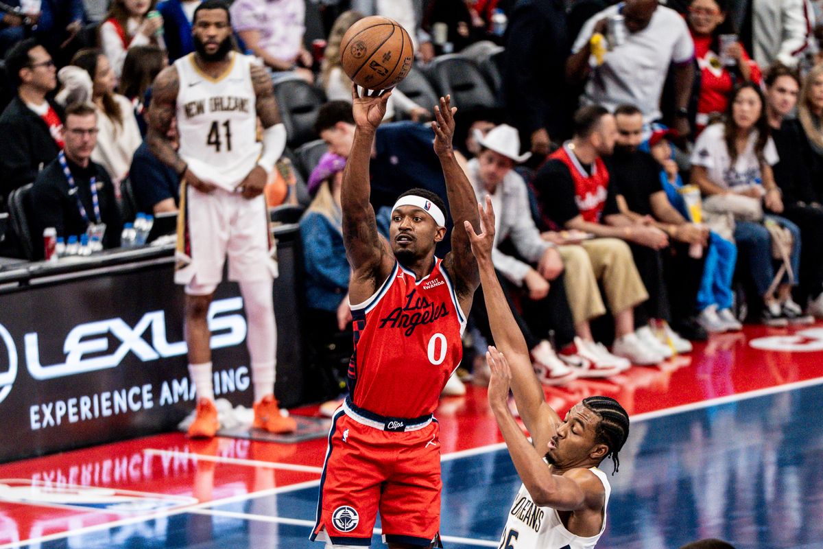 Los Angeles Clippers G Bradley Beal (0) shoots a contested jump shot during an NBA basketball game against the New Orleans Pelicans, Friday October 31st, 2025 in Inglewood, California. 