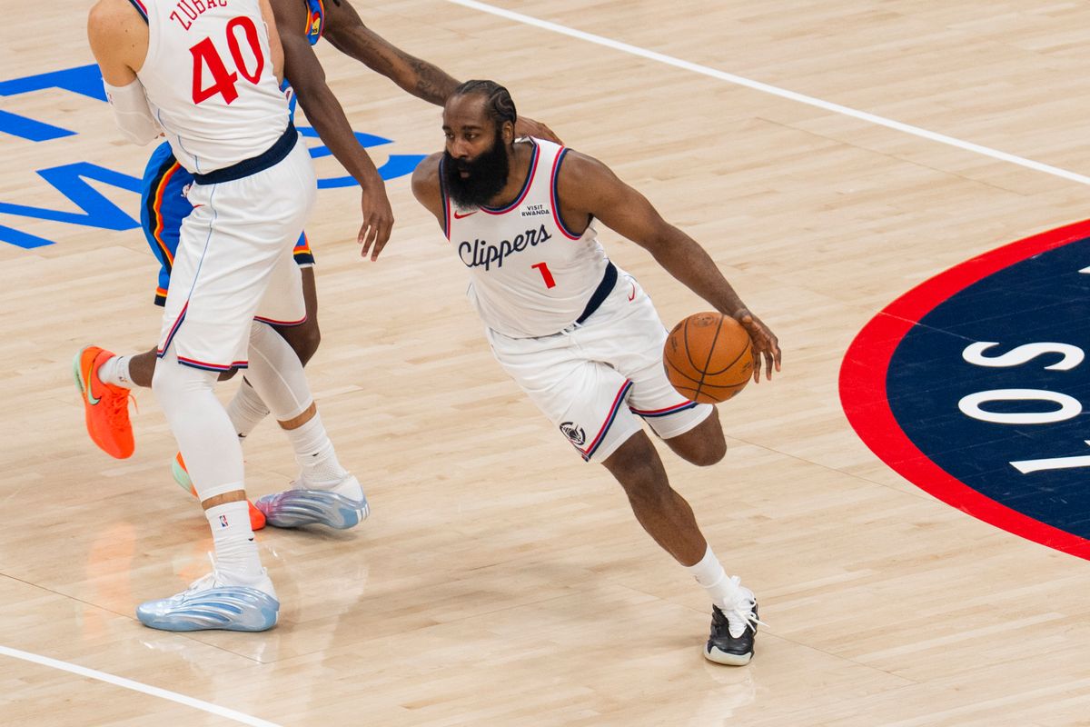 Los Angeles Clippers guard James Harden (1) drives to the basket during an NBA basketball game against the Oklahoma City Thunder, Tuesday November 4th, 2025 in Los Angeles, California.