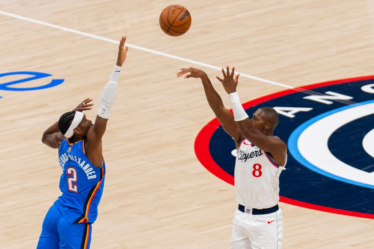 Los Angeles Clippers guard Kris Dunn (8) takes a three during an NBA basketball game against the Oklahoma City Thunder, Tuesday November 4th, 2025 in Los Angeles, California.