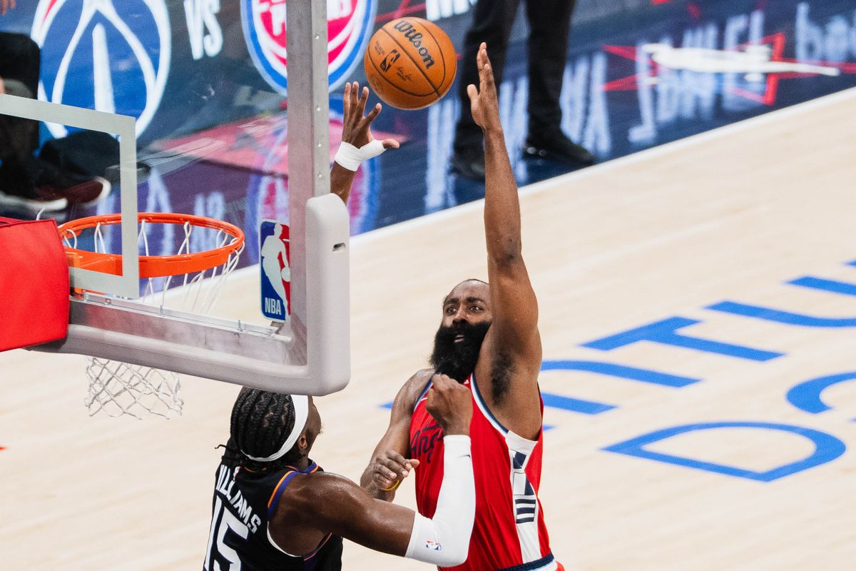 Los Angeles Clippers guard James Harden (1) shooting a floater at an NBA basketball game against the Phoenix Suns, Saturday November 8th, 2025 in Inglewood, California. Los Angeles Clippers guard James Harden (1) shooting a floater at an NBA basketball game against the Phoenix Suns, Saturday November 8th, 2025 in Inglewood, California.