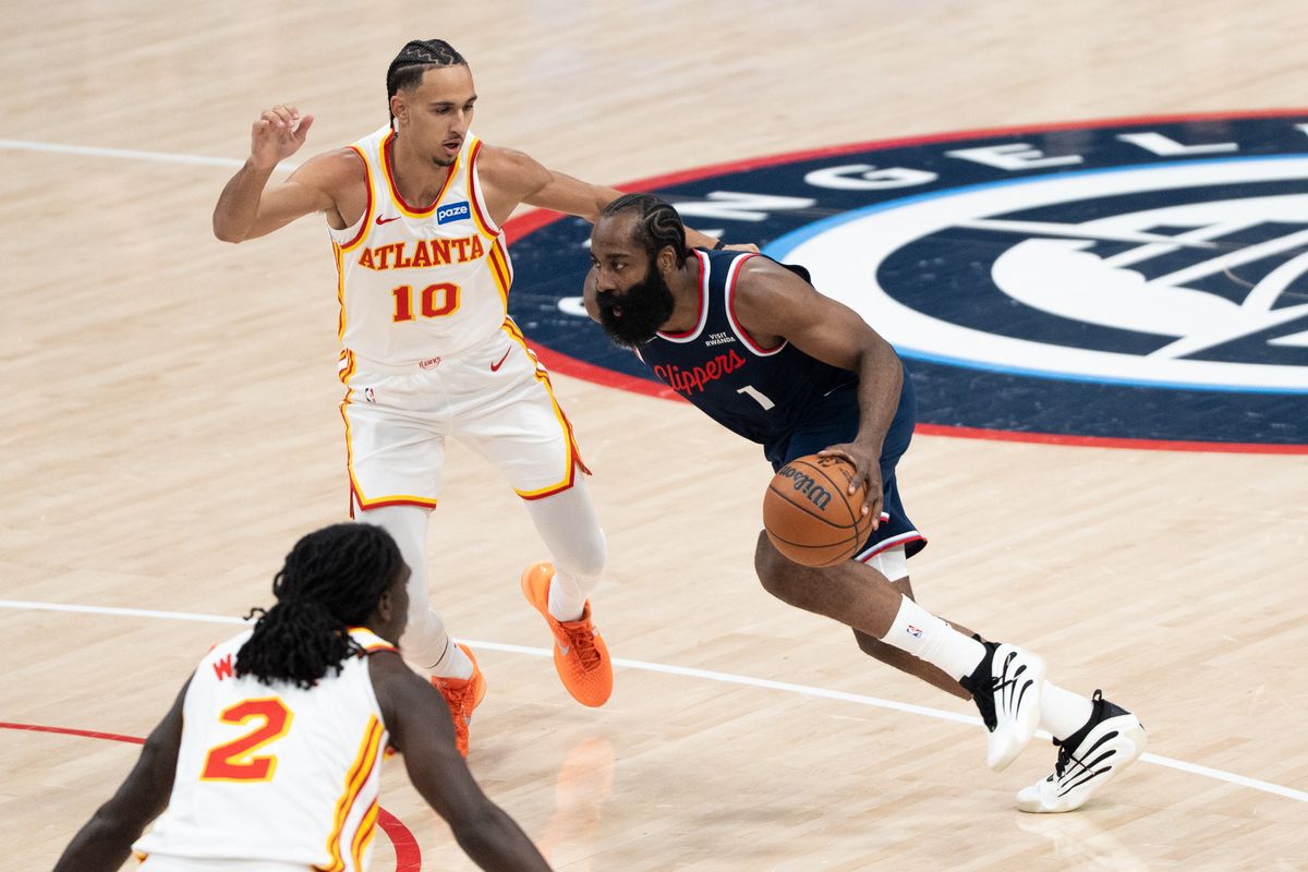Los Angeles Clippers Guard James Harden (1) attacks the defenders hip at an NBA basketball game against the Atlanta Hawks, Monday November 10th, 2025 in Inglewood, California. 