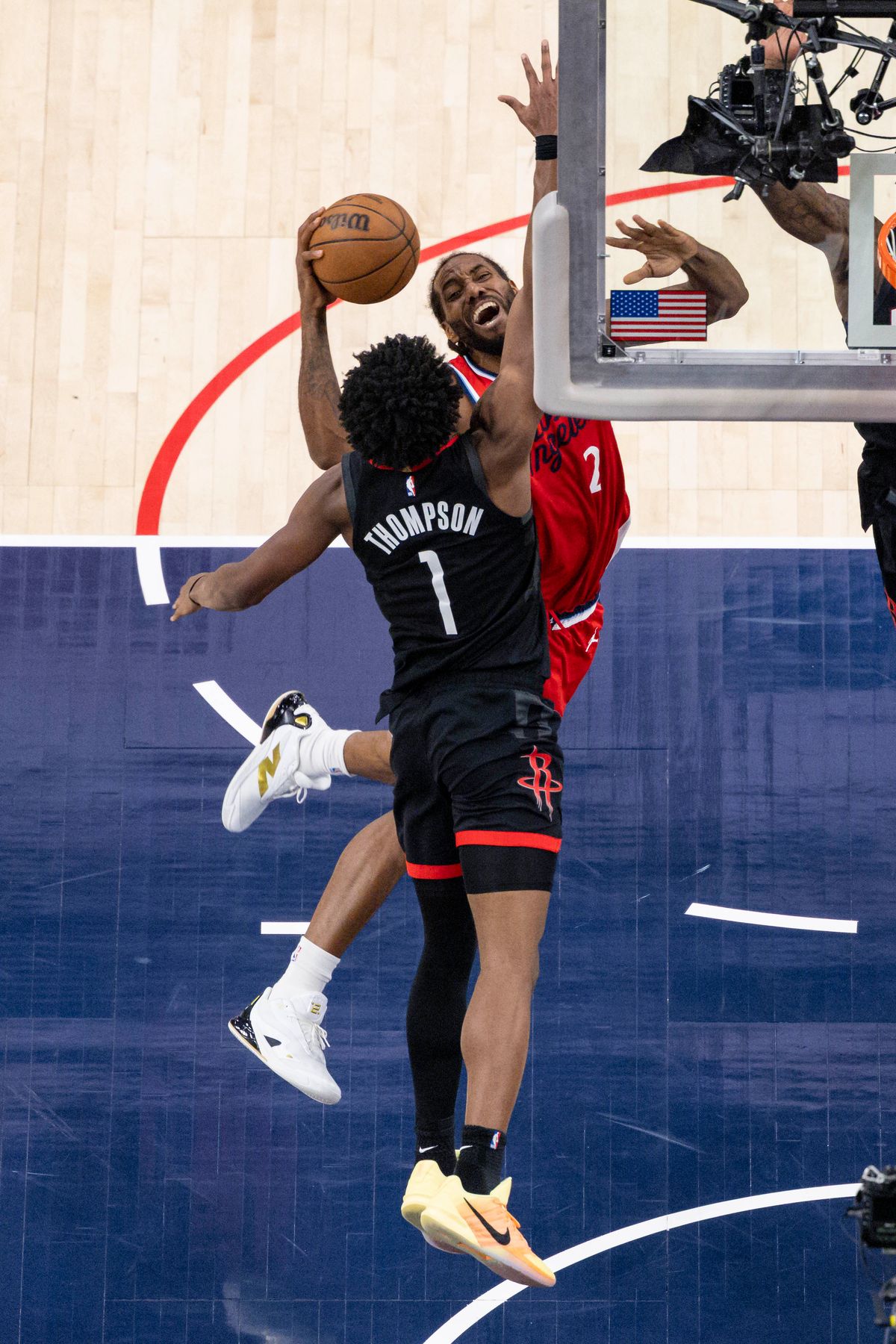 Kawhi Leonard #2 of the LA Clippers drives towards the rim during an NBA basketball game against the Houston Rockets, Tuesday December 23, 2025 in Inglewood, Calif.