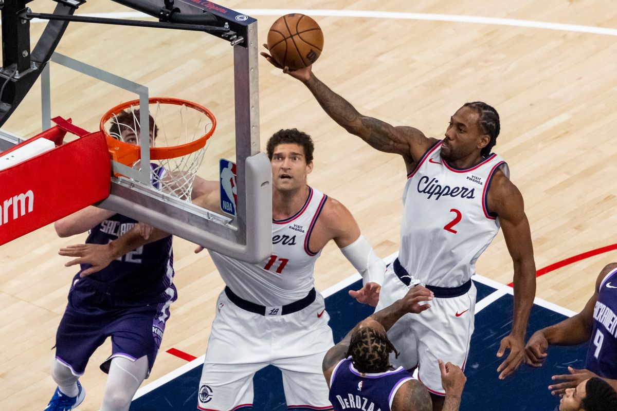 Kawhi Leonard #2 of the LA Clippers lays the ball up during an NBA basketball game against the Sacramento Kings, Tuesday December 30, 2025 in Inglewood, Calif.