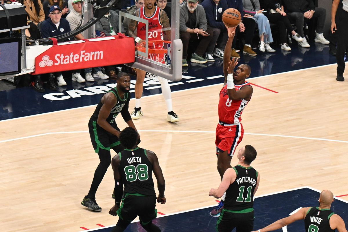 Los Angeles Clippers guard Kris Dunn, #8 scores a floater during an NBA basketball game against the Boston Celtics, Saturday January 3, 2026 at Intuit Dome in Inglewood, Calif.