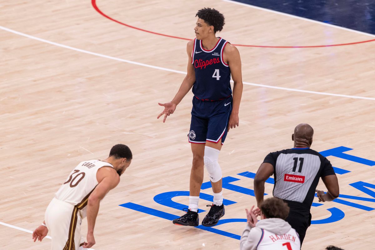 Kobe Sanders #4 of the LA Clippers celebrates a made three point shot during an NBA basketball game against the Golden State Warriors, Monday January 5, 2026 in Inglewood, Calif.