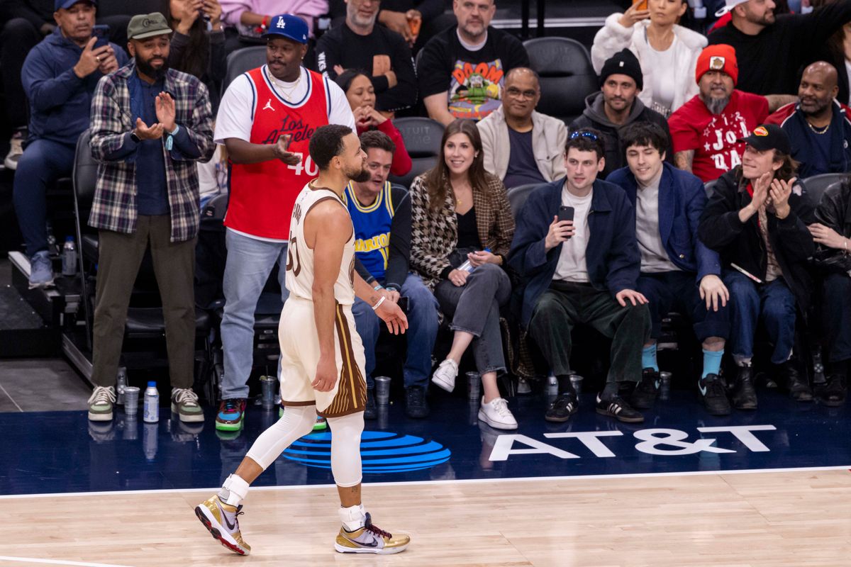 Stephen Curry #30 of the Golden State Warriors walks off the floor after fouling out during an NBA basketball game against the LA Clippers, Monday January 5, 2026 in Inglewood, Calif.
