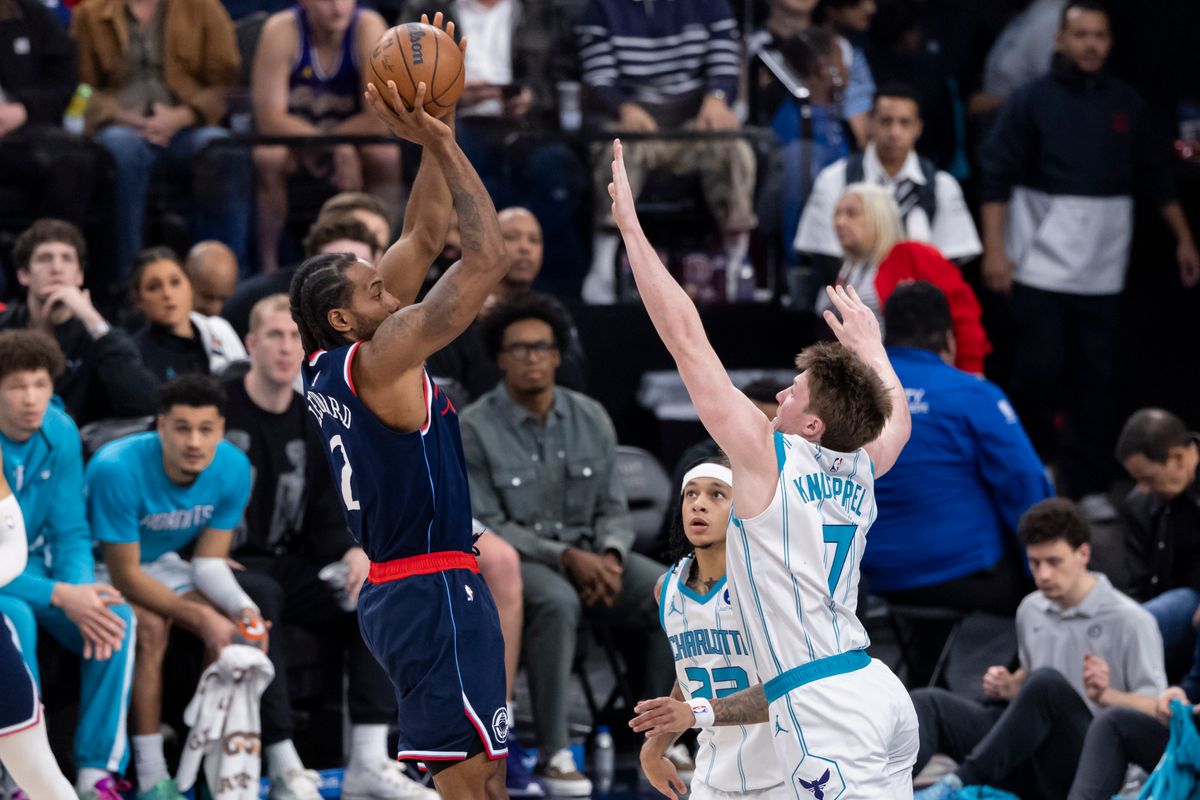 Kawhi Leonard #2 of the LA Clippers shoots the ball during an NBA basketball game against the Charlotte Hornets, Monday January 12, 2026 in Inglewood, Calif.