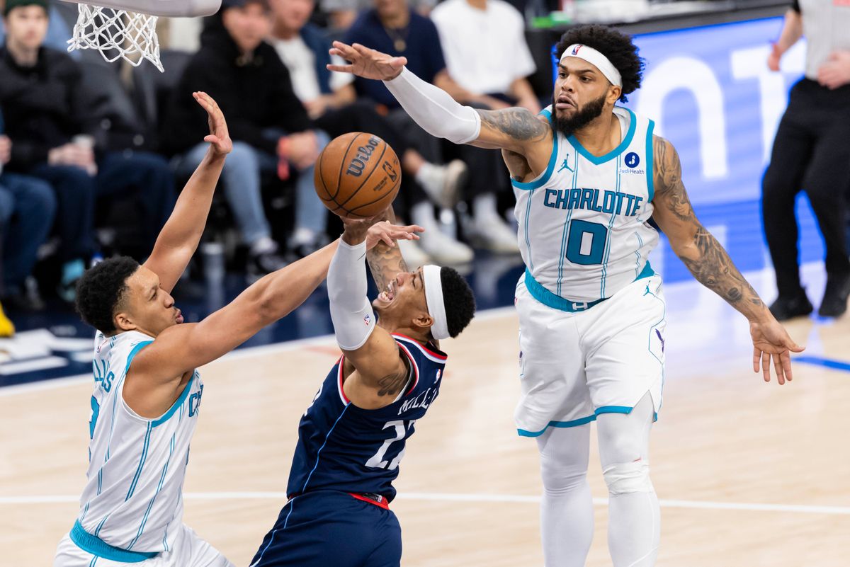 Jordan Miller #22 of the LA Clippers drives to the rim during an NBA basketball game against the Charlotte Hornets, Monday January 12, 2026 in Inglewood, Calif.