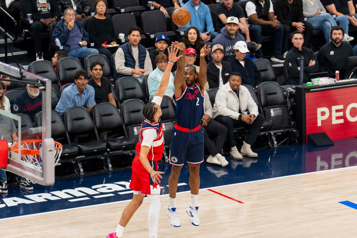 Los Angeles Clippers forward Kawhi Leonard (2) hits a three pointer during an NBA basketball game against the Washington Wizards, Wednesday January 14th, 2026 in Los Angeles, California.