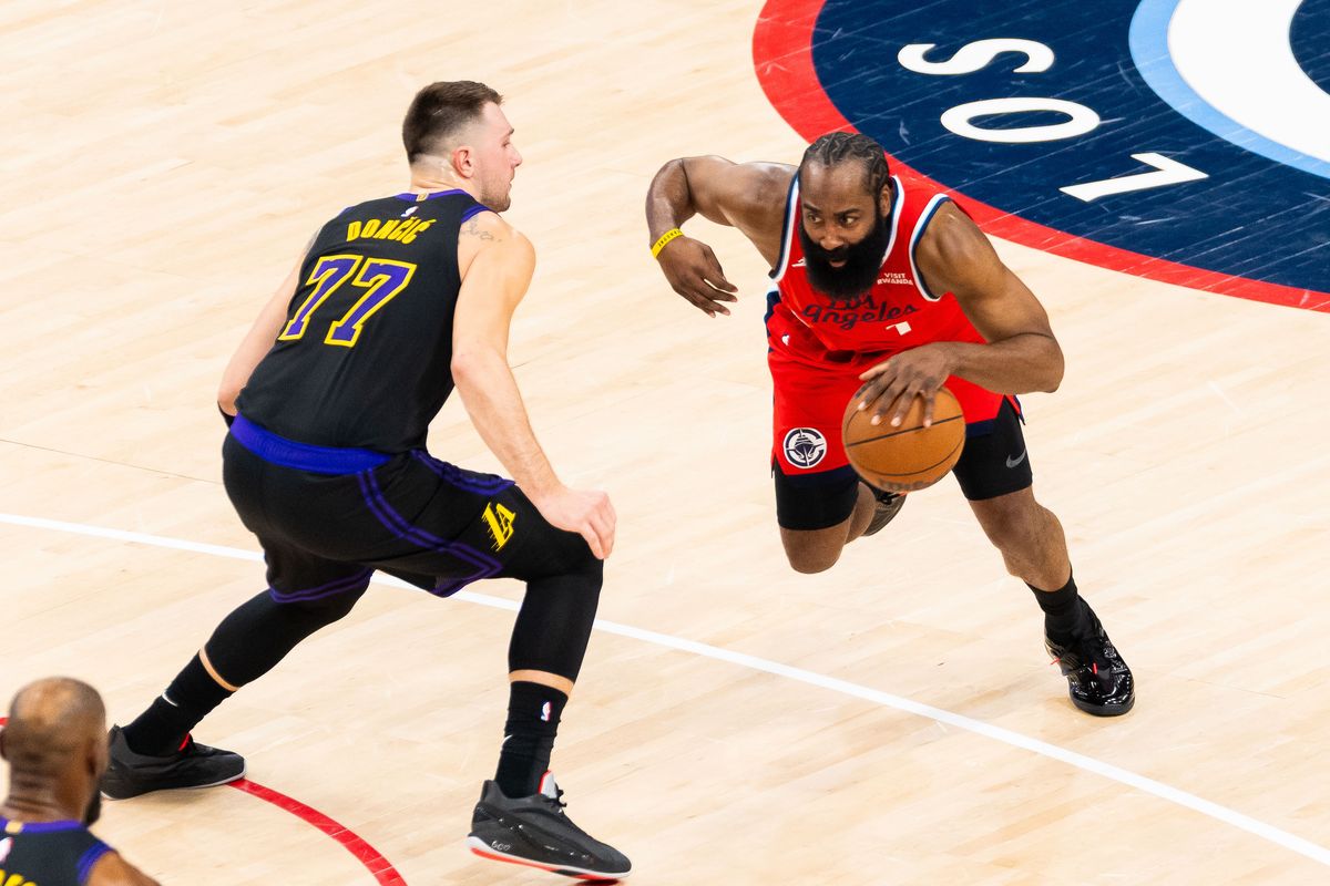 Los Angeles Clippers guard James Harden (1) looks to score during an NBA basketball game against the Los Angeles Lakers, Thursday January 22nd, 2026 in Inglewood, California. 