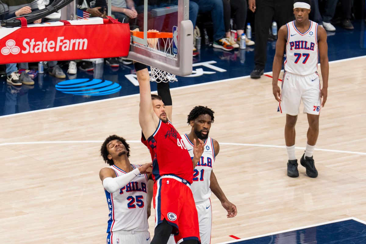 Los Angeles Clippers center Ivica Zubac (40) finishes with a dunk during an NBA basketball game against the Philadelphia 76ers, Monday February 2nd, 2026 in Los Angeles, California.