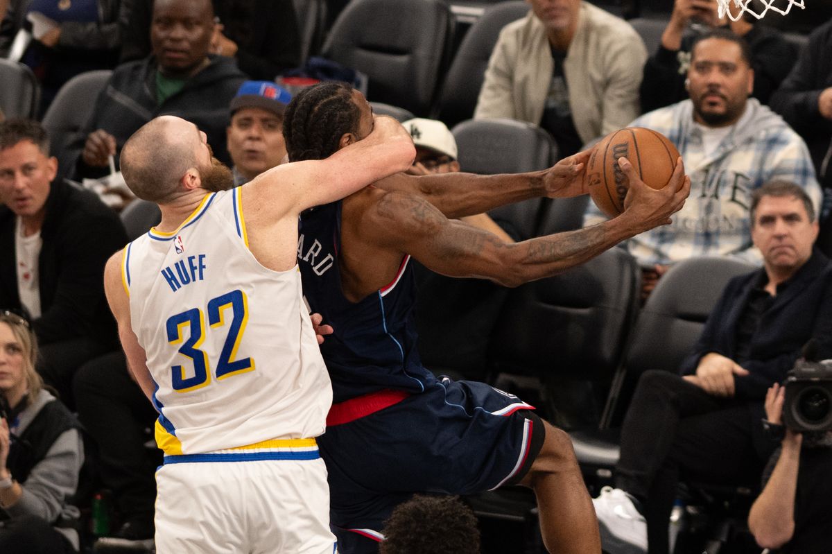 Indiana Pacers center Jay Huff (32) makes a flagrant foul on LA Clippers guard Kawhi Leonard (2) during an NBA game between the Indiana Pacers and the LA Clippers on Wednesday, March 4, 2026 at Intuit Dome in Inglewood Calif