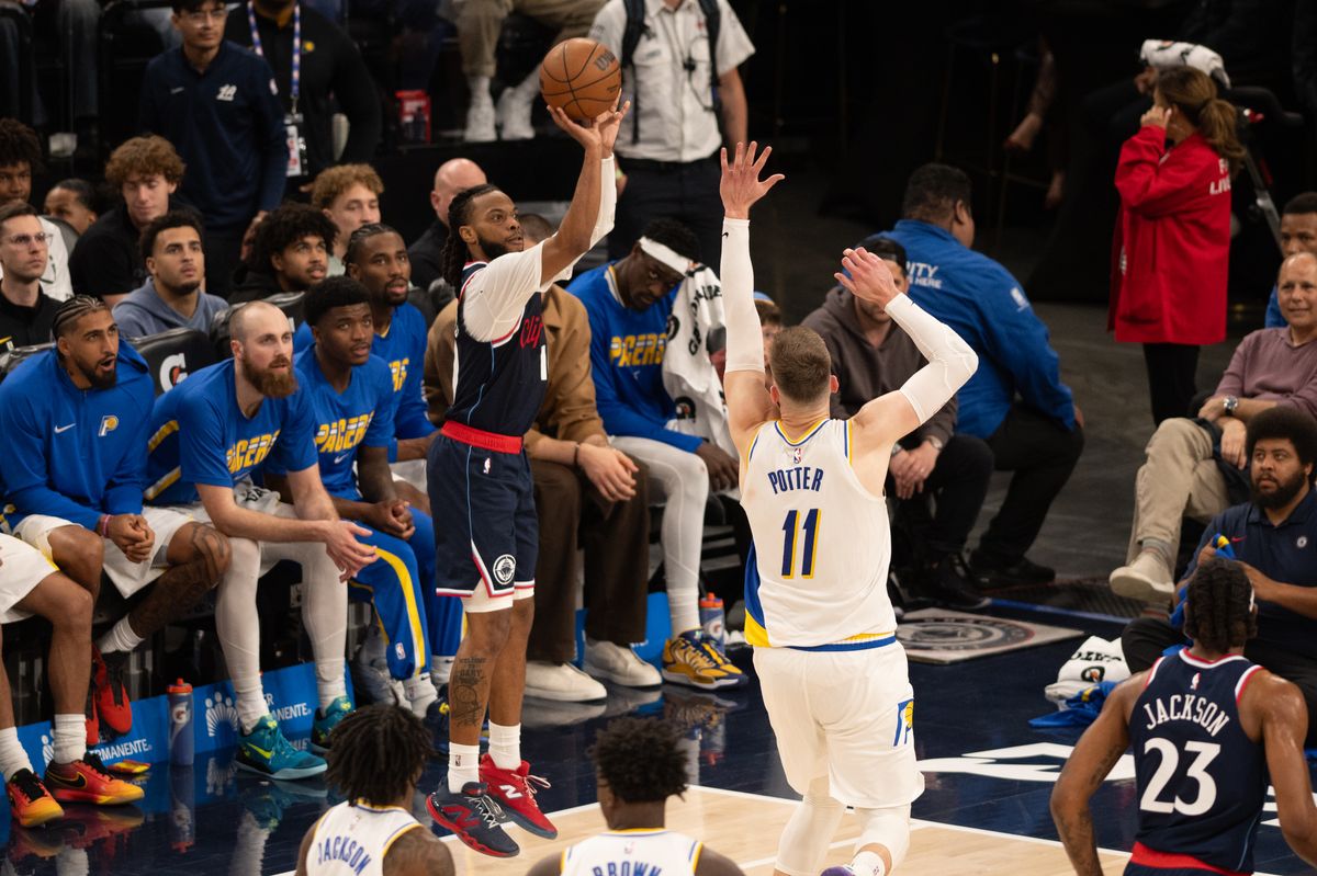 Indiana Pacers guard Darius Garland (10) shoots a three point shot during an NBA game between the Indiana Pacers and the LA Clippers on Wednesday, March 4, 2026 at Intuit Dome in Inglewood Calif