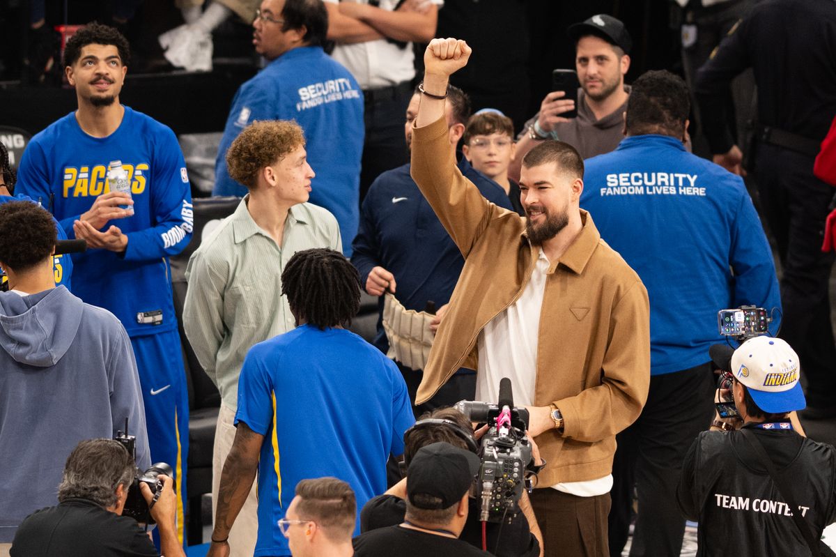 Indiana Pacers center Ivica Zubac acknowledges the crowd after a tribute video during an NBA game between the Indiana Pacers and the LA Clippers on Wednesday, March 4, 2026 at Intuit Dome in Inglewood Calif