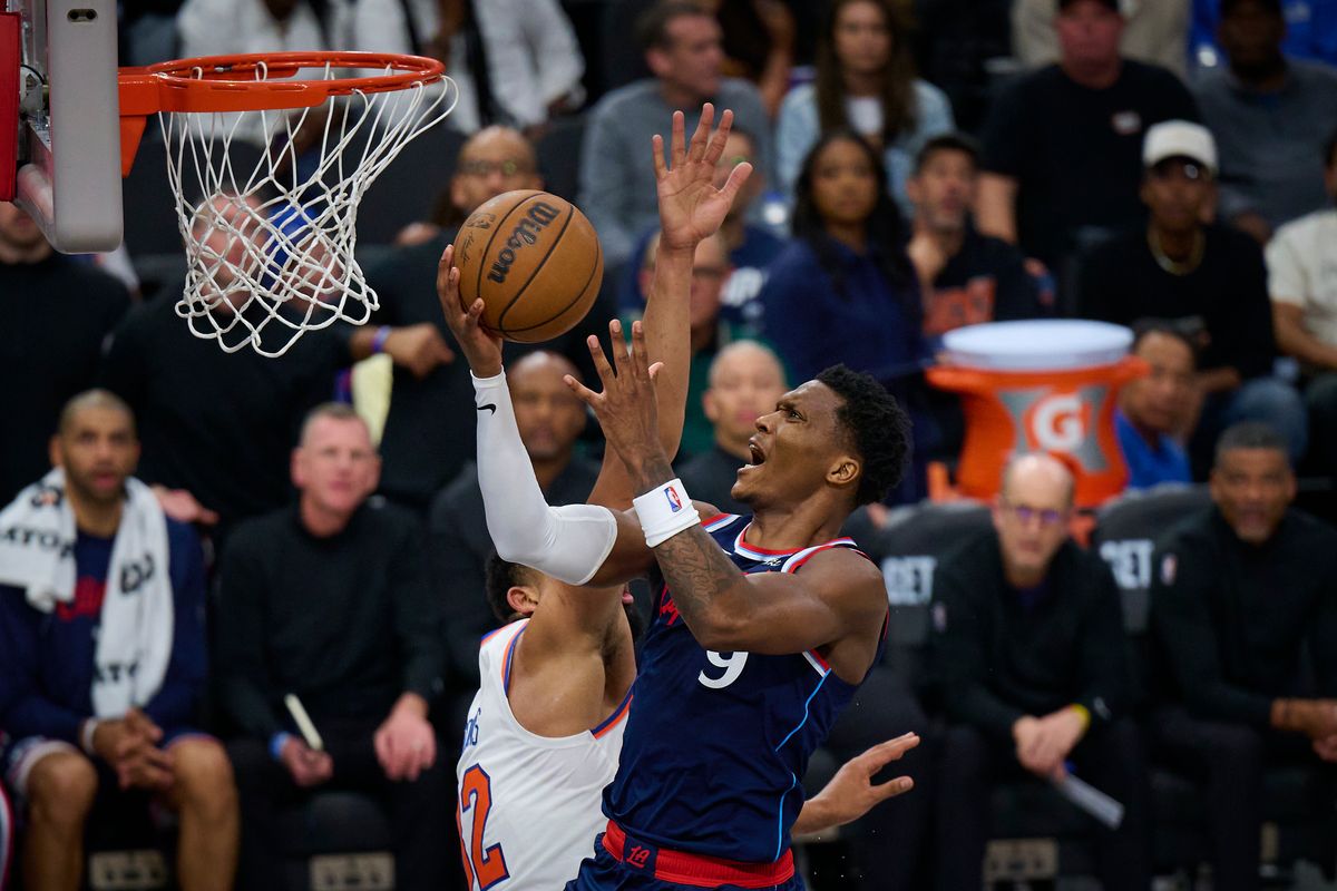 The Los Angeles Clippers guard- forward Bennedict Mathurin (9) drives to the basket during an NBA game against The New York Knicks, March 9th, 2026 in Inglewood, California.