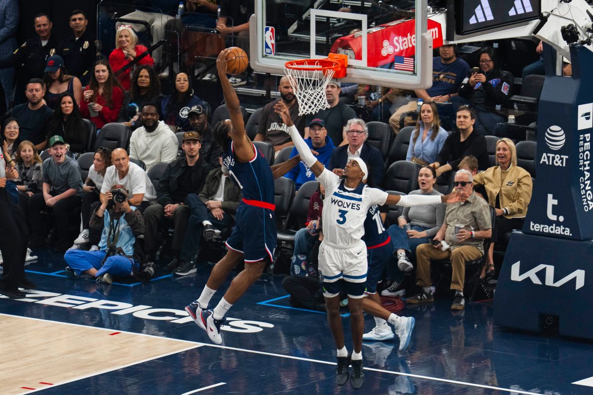 Los Angeles Clippers forward Kawhi Leonard (2) finishes the fast break dunk during an NBA basketball game against the Minnesota Timberwolves, Wednesday March 11th, 2026 in Los Angeles, California.