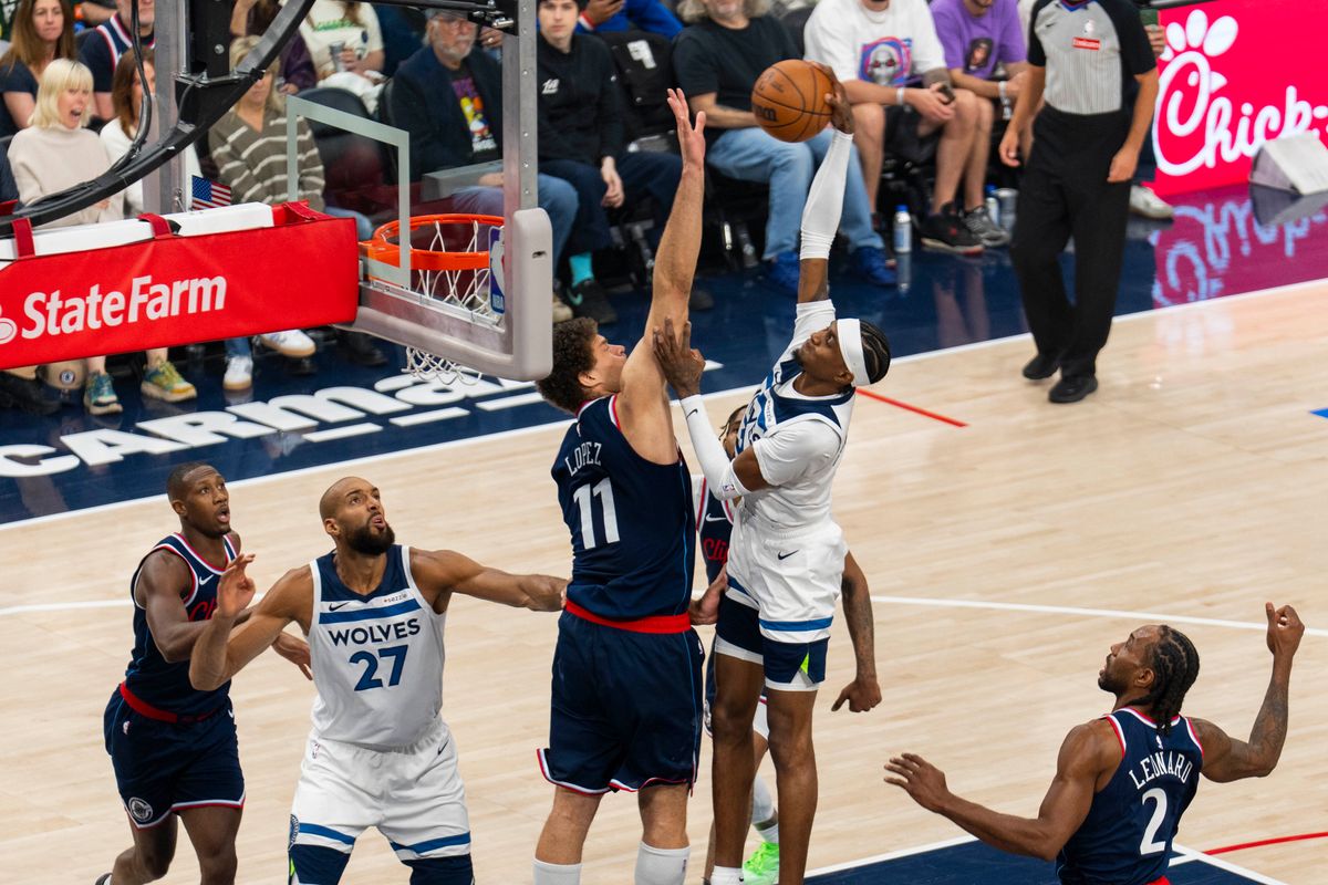 Minnesota Timberwolves forward Jaden McDaniels (3) throws down a poster dunk during an NBA basketball game against the Los Angeles Clippers, March 11th, 2026 in Los Angeles, California. 